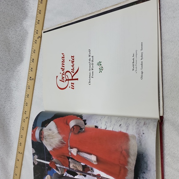 3/$20 Christmas In Russia from World Book - Picture 5 of 16